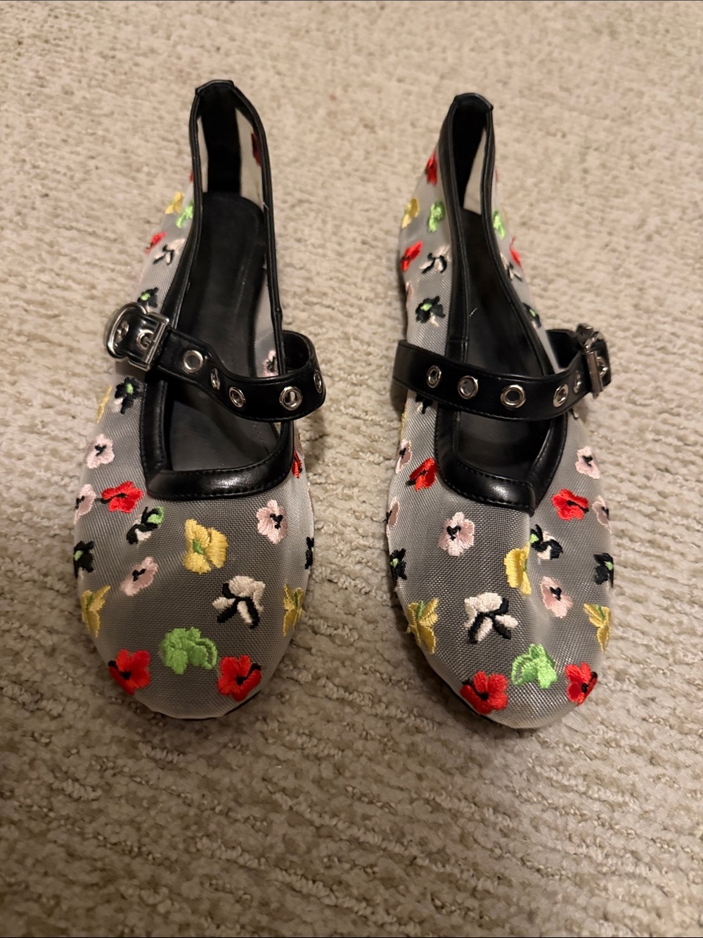 Women's Floral Embroidered Mary Jane Flats - Gray with Multicolor Flowers 7.5